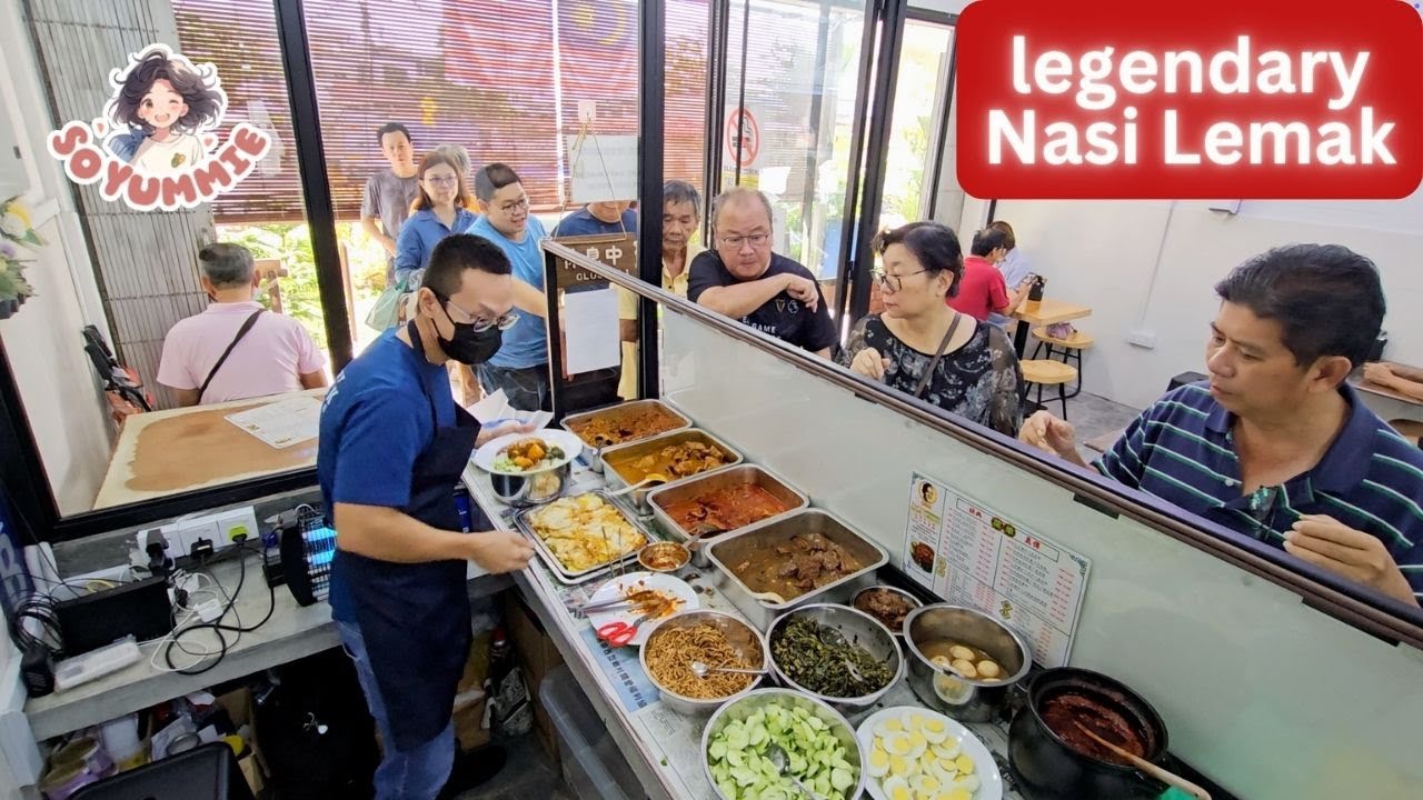 60 Yrs! Inside KL OLDEST Nasi Lemak Stall Cooks for 200pax by Chinese Boss! Malaysia Street Food