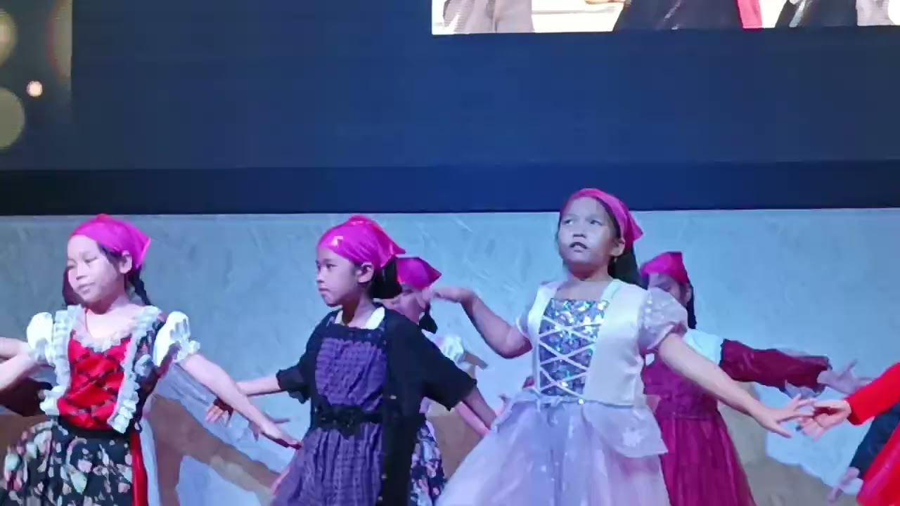 Tari Belanda #grade3girls #tigapenuaiindonesia