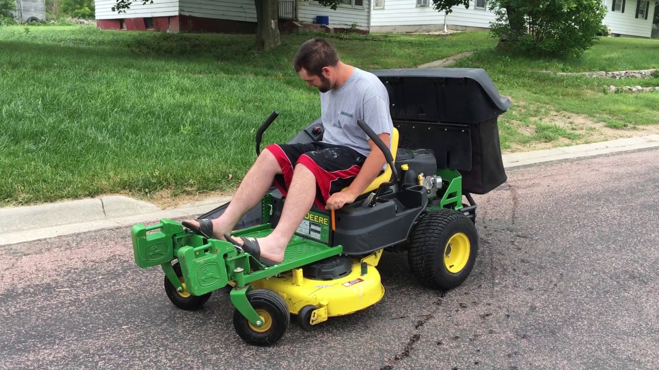 2016 John Deere Z335E ZTrak Mower
