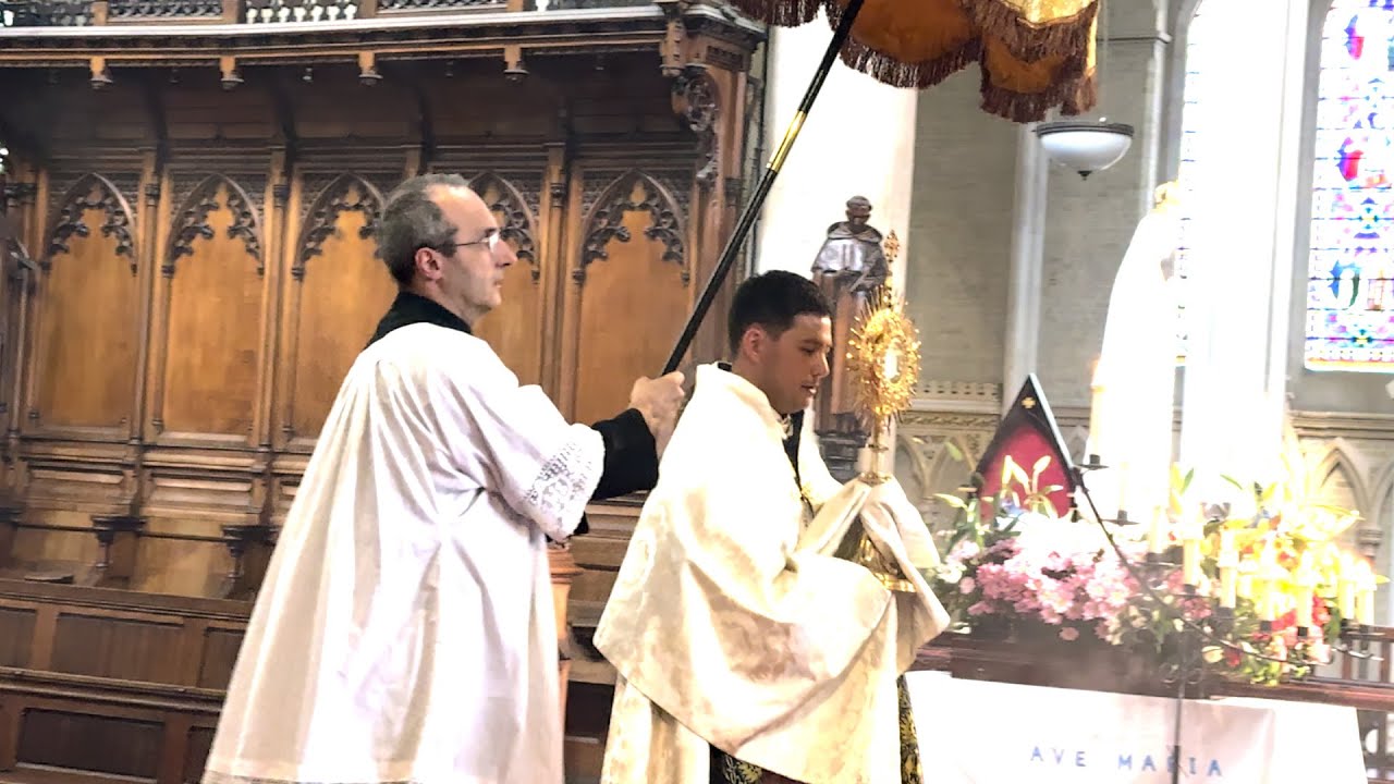 The Rosary Shrine, London: Blessed Sacrament Procession. A Day With Mary