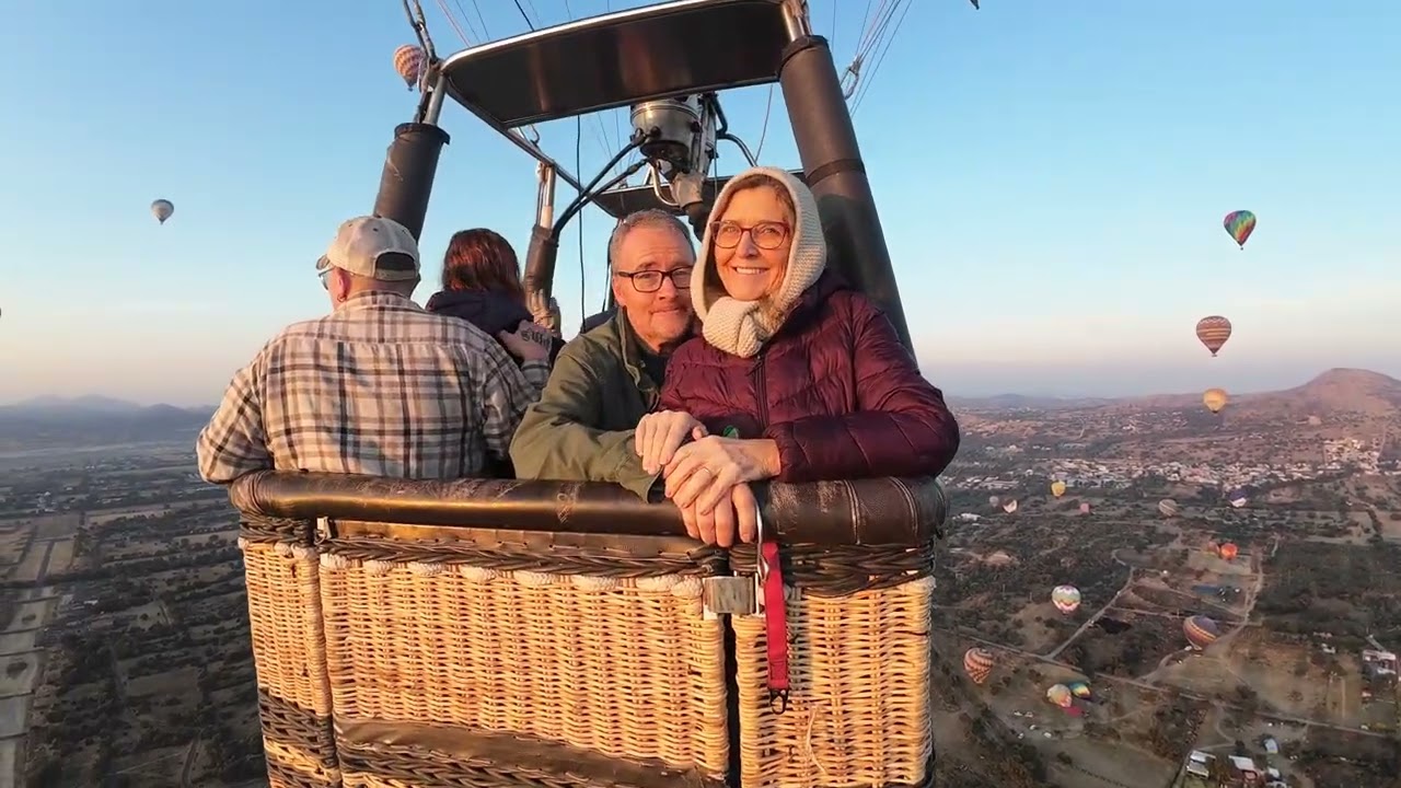 Ballooning in Mexico at Teotihuácan Dec. 2025