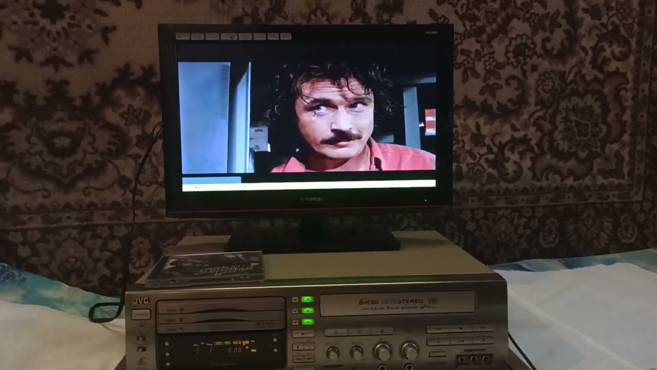 Видеомагнитофон JVC HR-VCD1 Hi-Fi Video CD (После ремонта и профилактики)