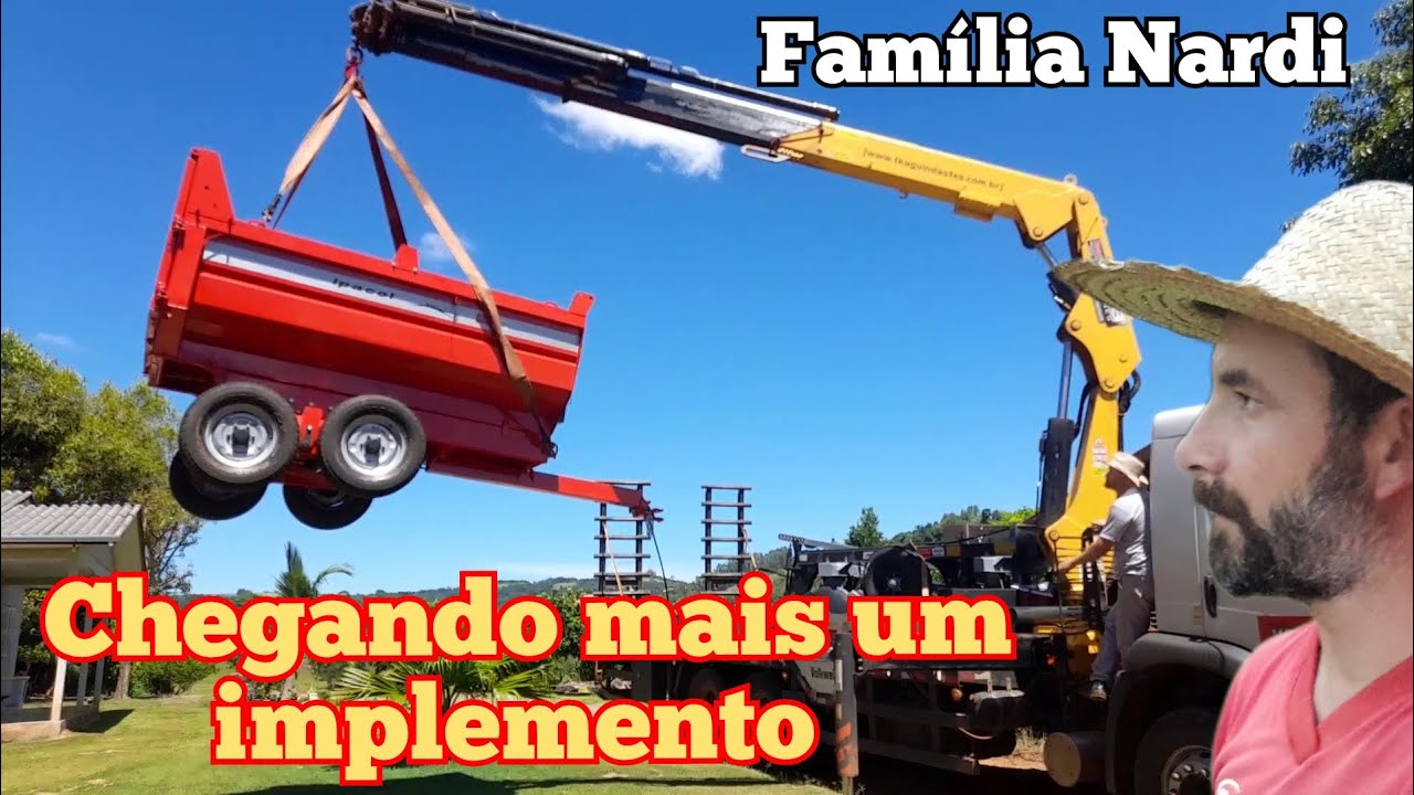 Compramos um carretão basculante. Carretão ipacol Valtra, Implementos agrícola Descarregando carreta