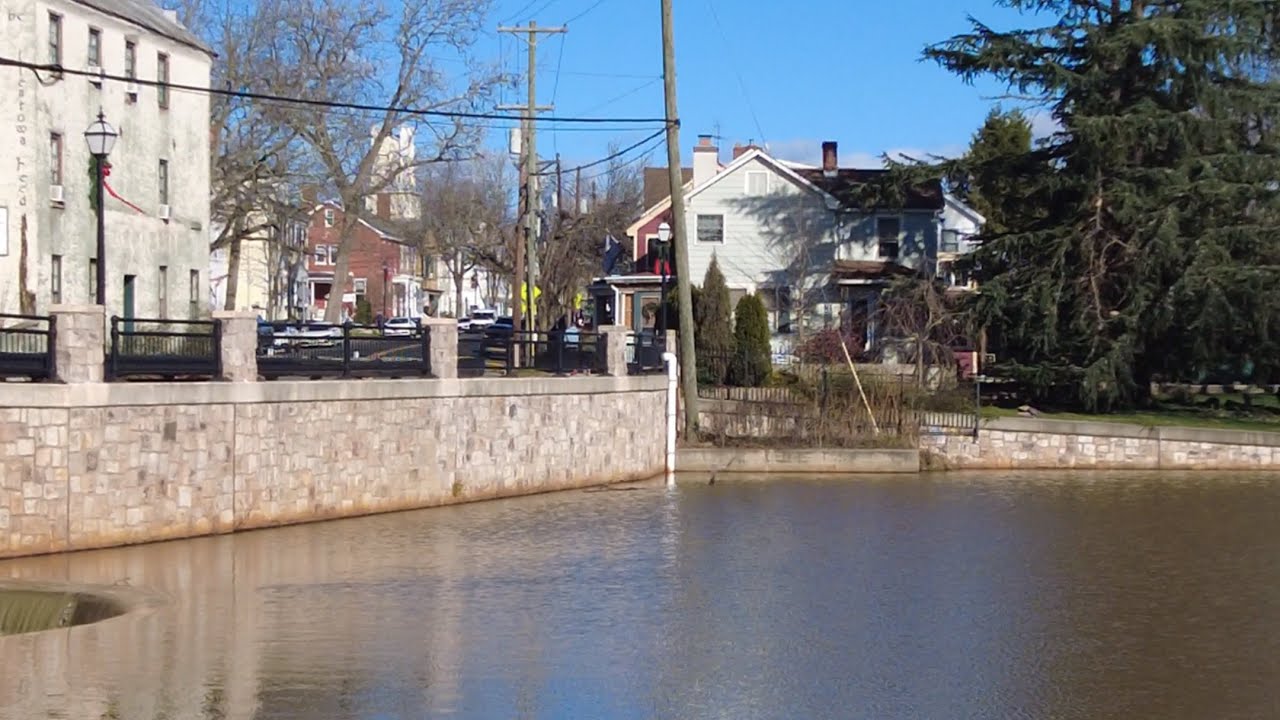 Walking Small town tour, Allentown New Jersey.