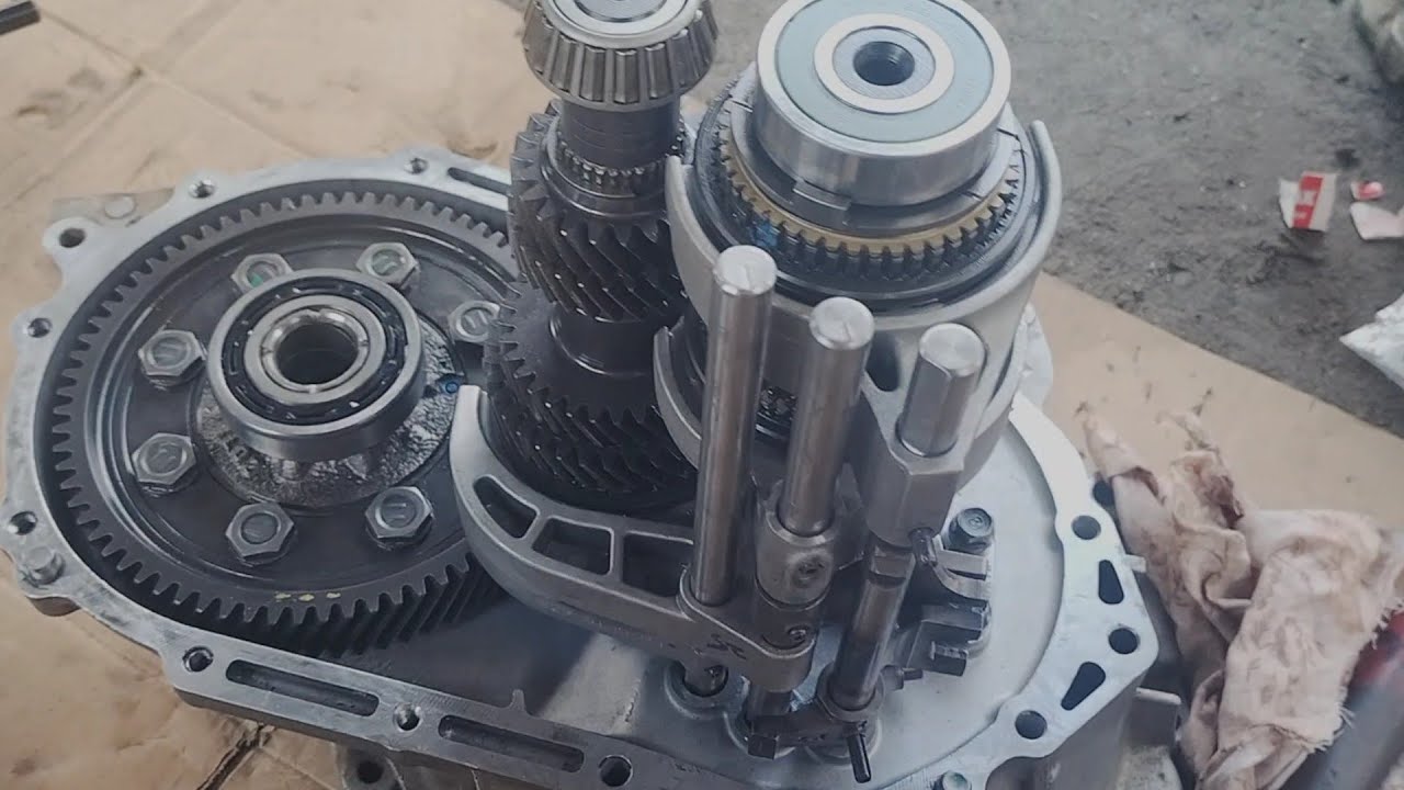 Hyundai xcent gearbox repairing Hyundai all gear repairing is channel me milega tachnical full tips