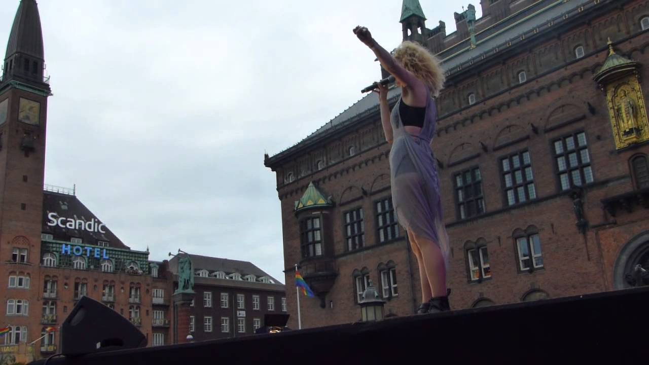 Clara Sofie - Når tiden går baglæns (Live, Copenhagen Pride Show 2015)