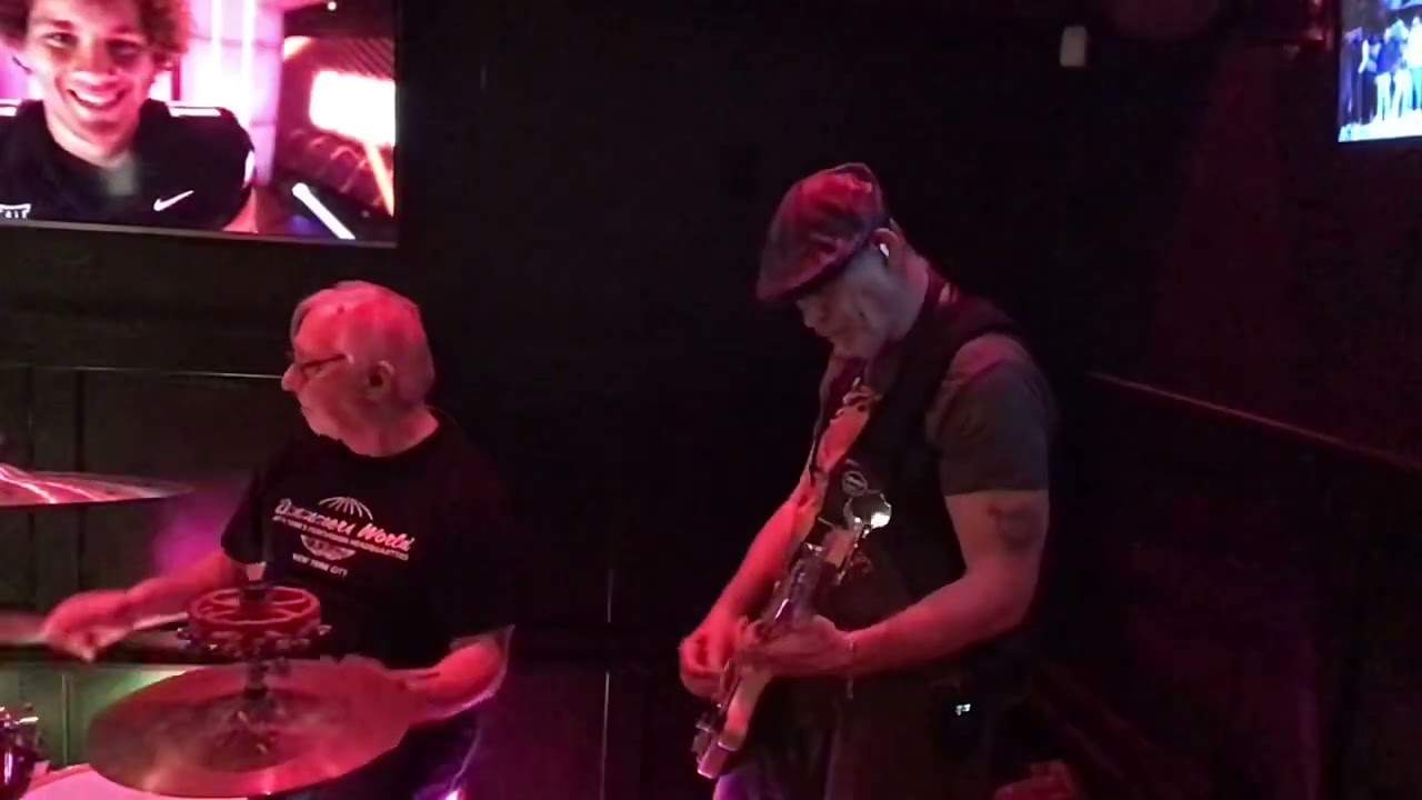 The PHOENIXBAND live at the Wayne Ale house 