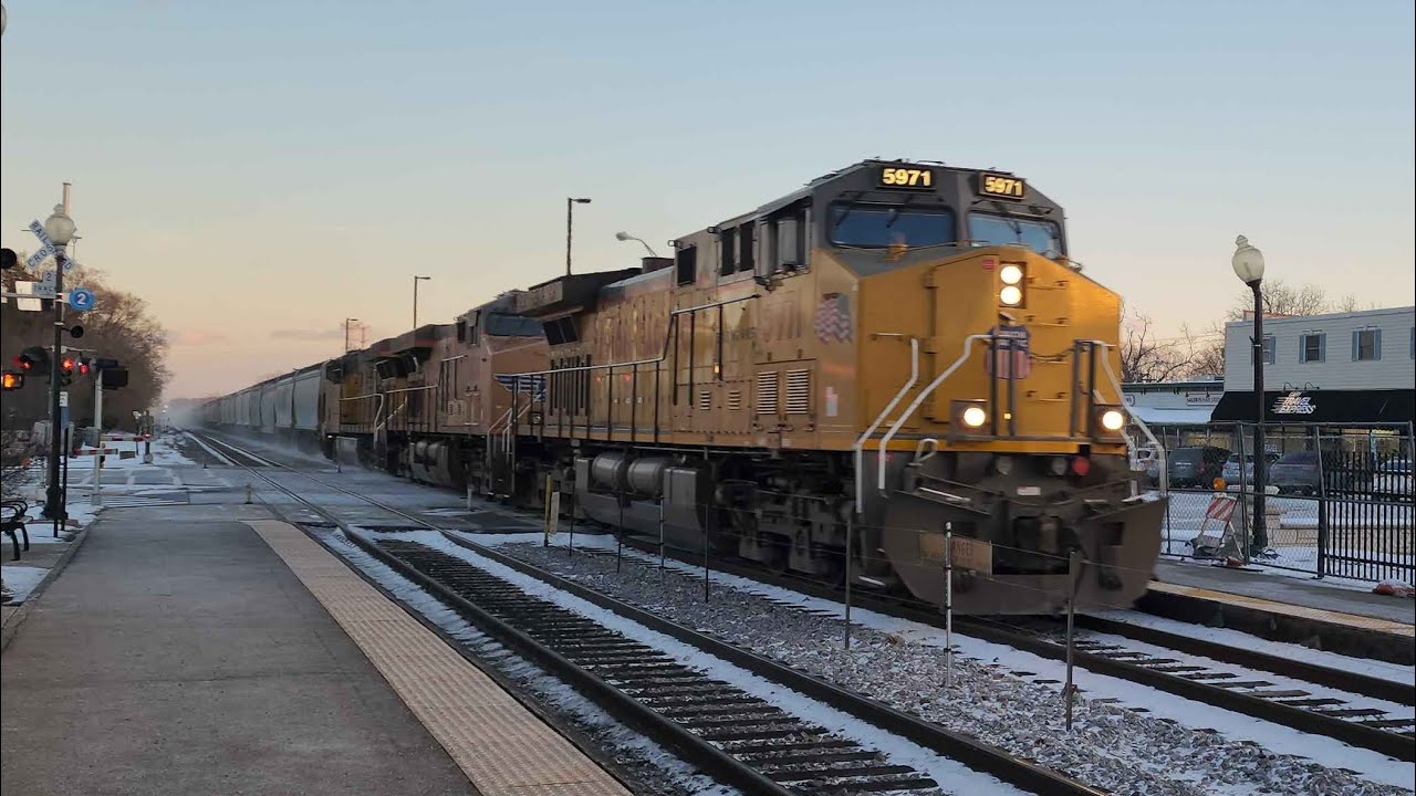 UP 5971 Leads Evansville Grain Empties At Cary - 1/22/26