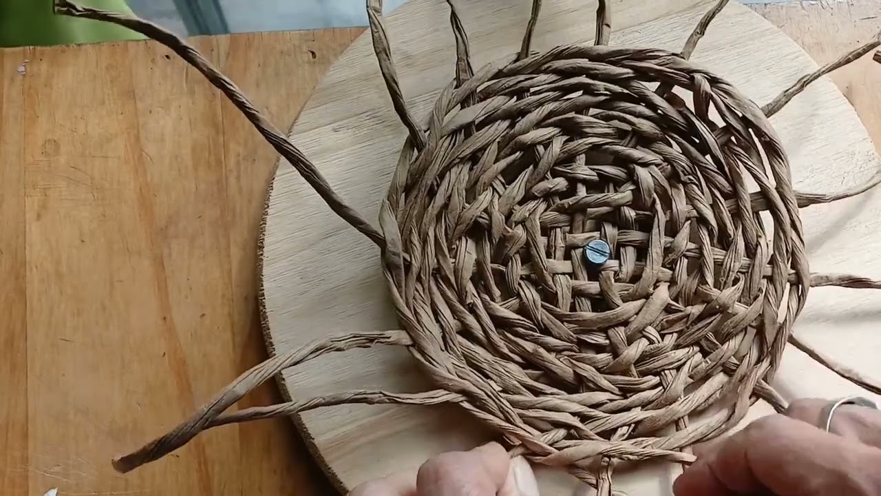 Posataza hilo de papel, cestería