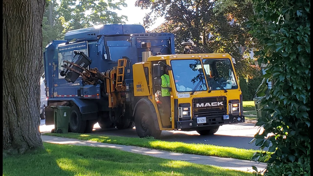 CNG Mack LR633 - Labrie Automizer - City of Toronto 237284