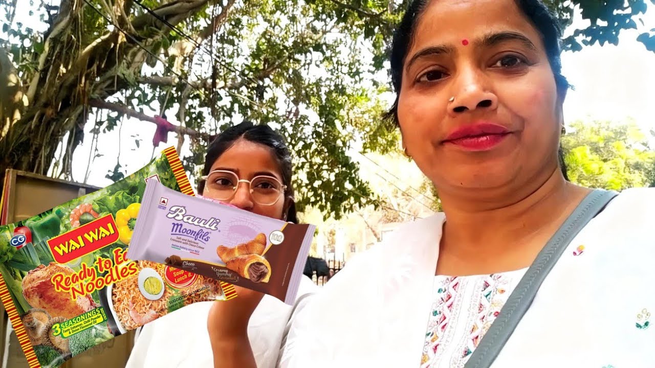 Aaj Beti or Main Gaye 50% off wali shop maine|Beti Lakr Aae Noodles |27 Feb 2026
