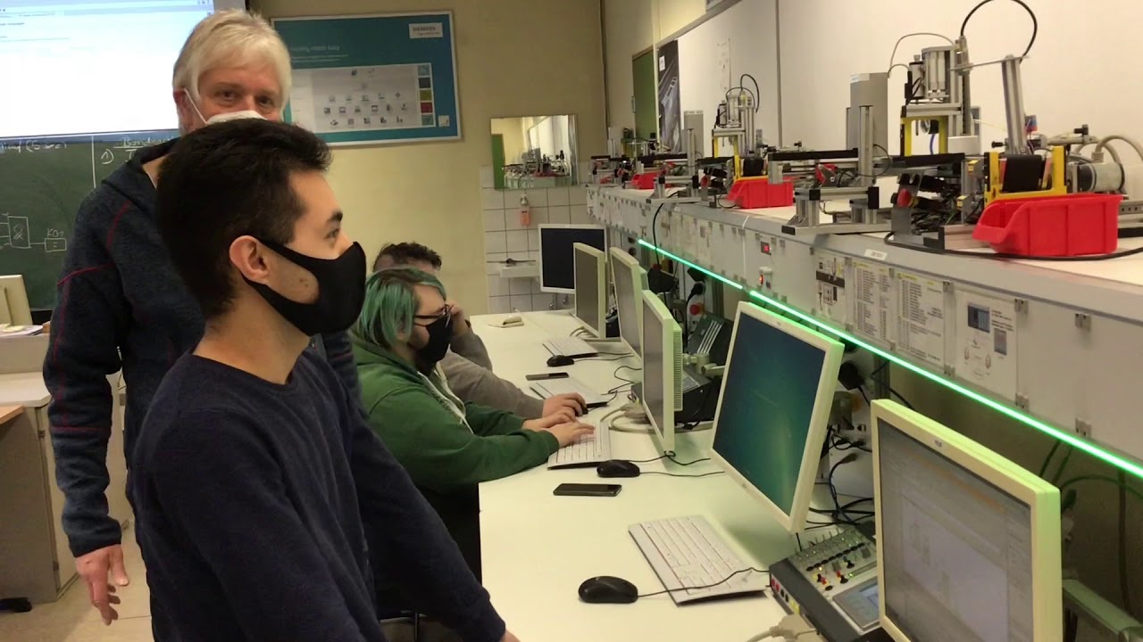 Staatlich geprüfte elektrotechnische Assistentinnen und Assistenten