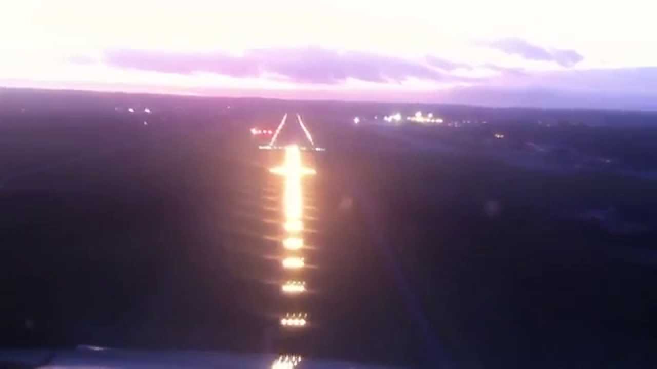 B737 landing at EPGD