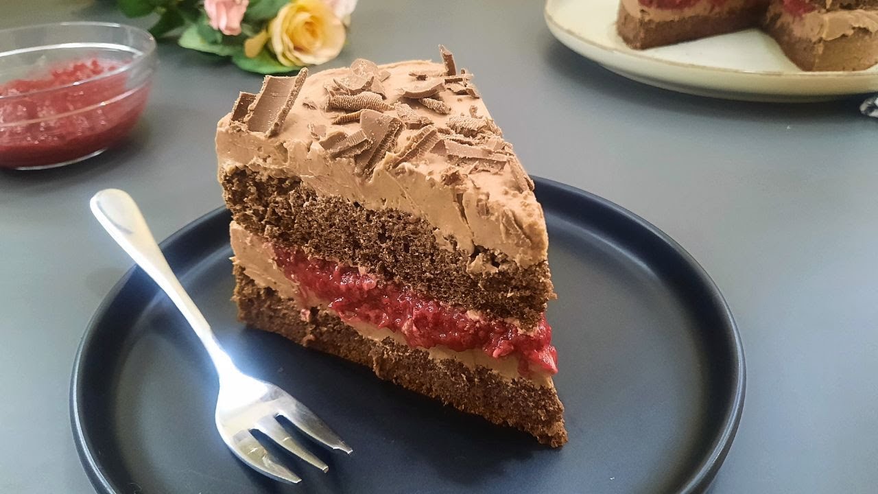 Sugar-Free, Flourless Raspberry Chocolate Cake With Creamy Layer