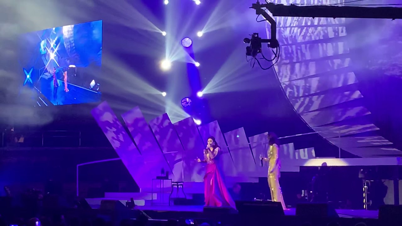 Whitney Houston Medley by Regine Velasquez-Alcasid and Sarah Geronimo