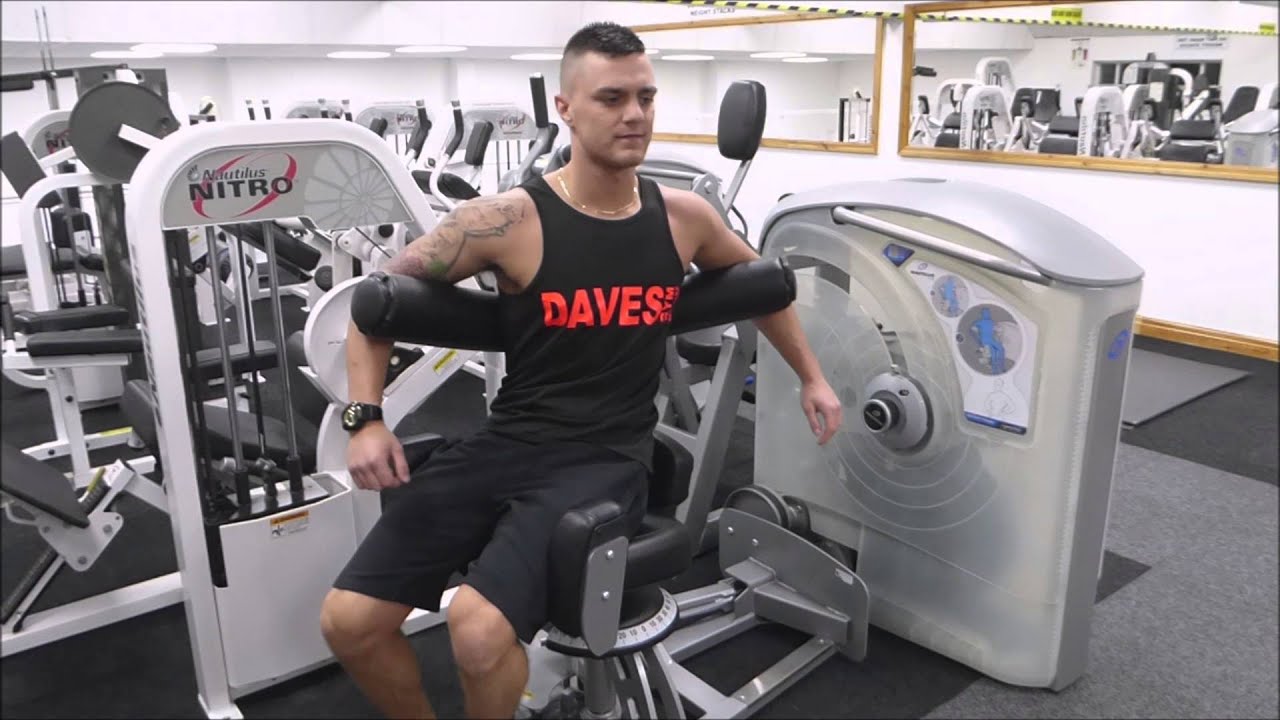 Nautilus ONE&reg; line ROTARY TORSO at Daves Gym Northwich