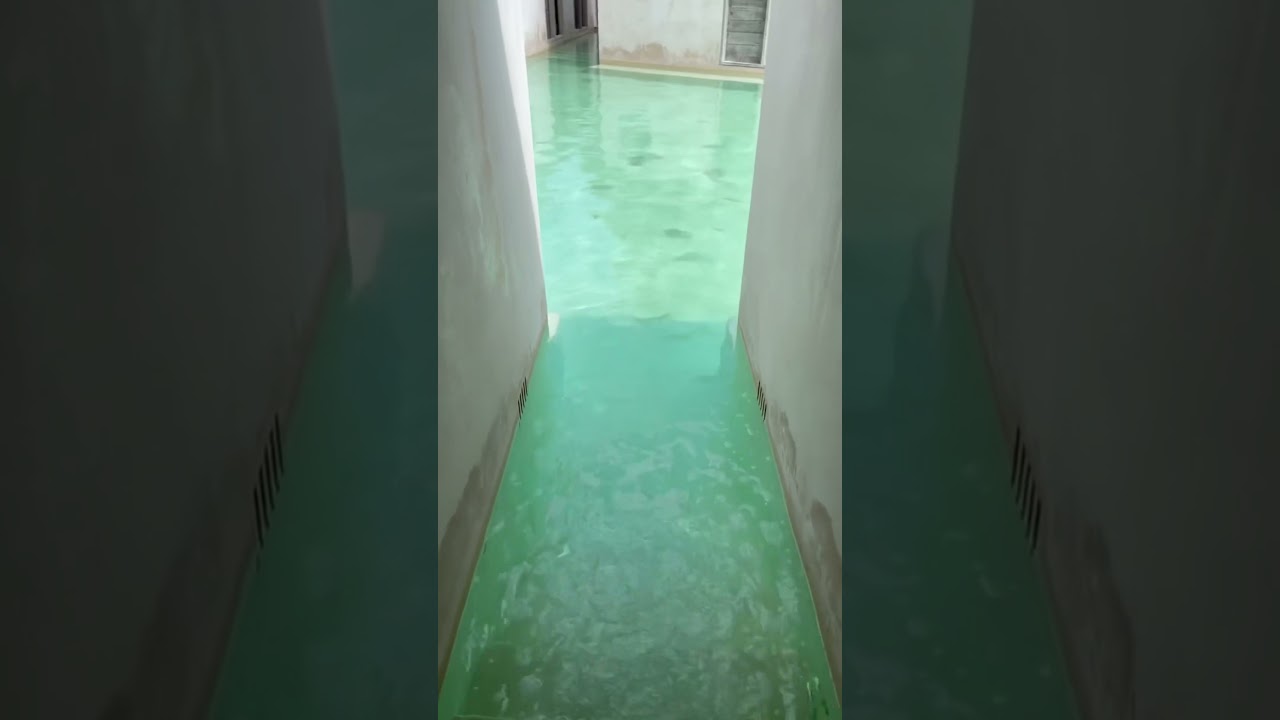 EL HOTEL ADENTRO DE UNA ALBERCA GIGANTE