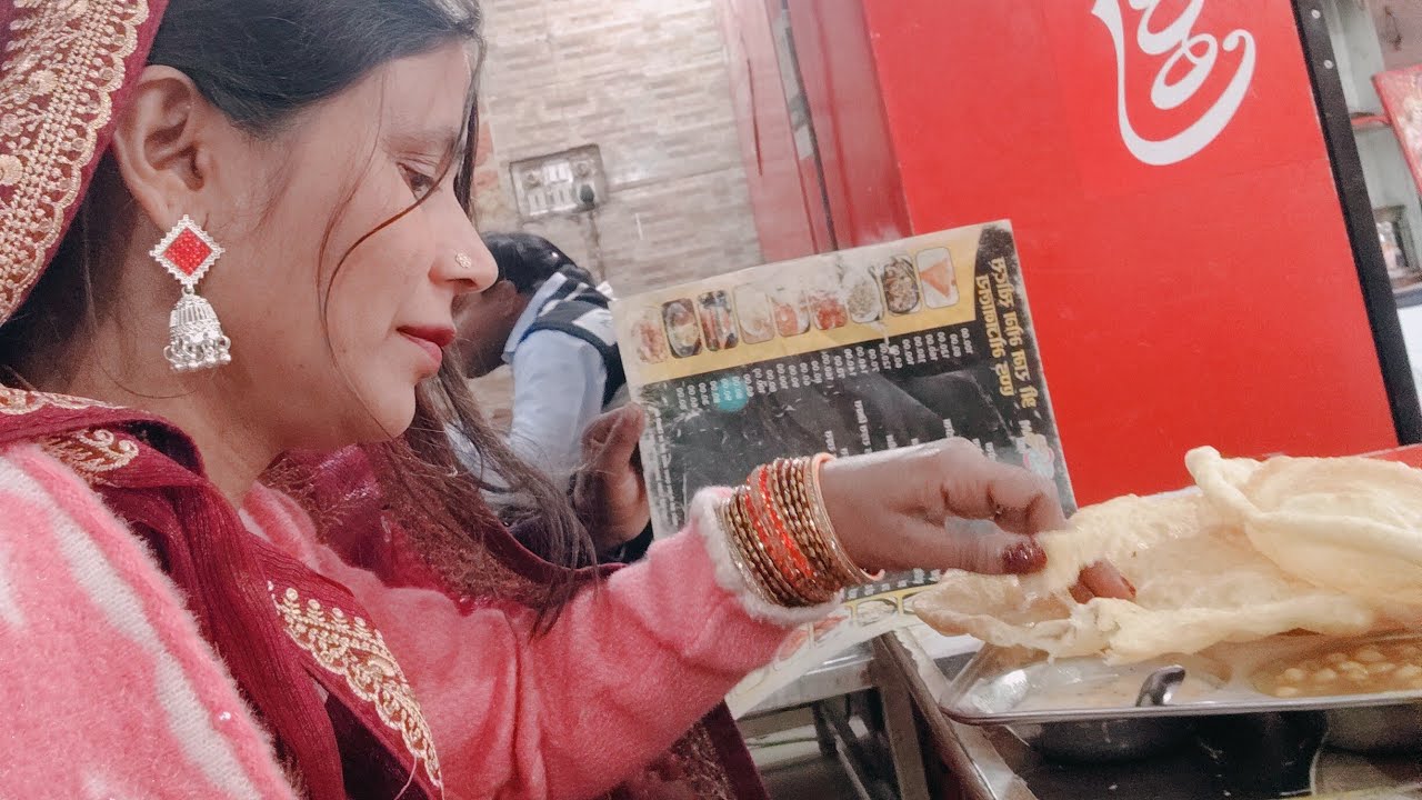 Meeta Awadhi Geet  is live! सभी को गुड मॉर्निंग राधे राधे