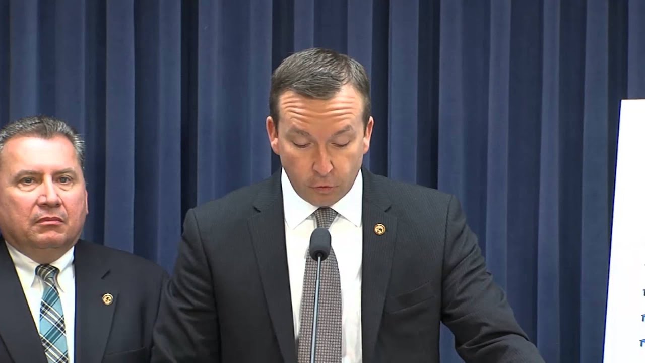 Senator Manar introduces the School Funding Reform Act of 2014