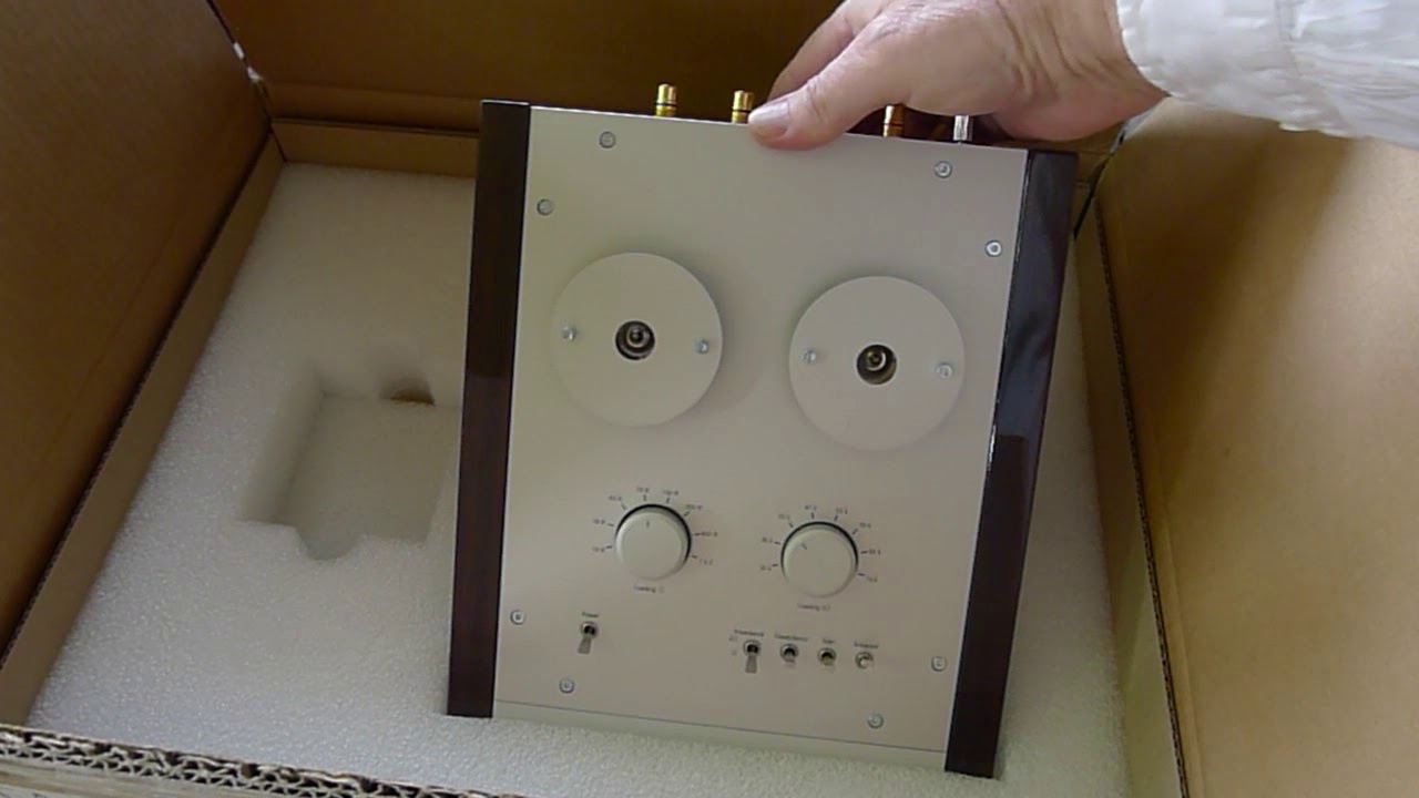 EAT E-Glo Petit Phono Stage Unboxing at True Audiophile