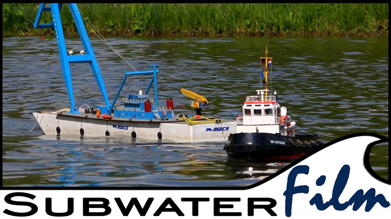 Great RC Ships and a Crane-Pontoon in the middel of HAMBURG | 60 SMC HAMBURG in Planten un Bloomen!
