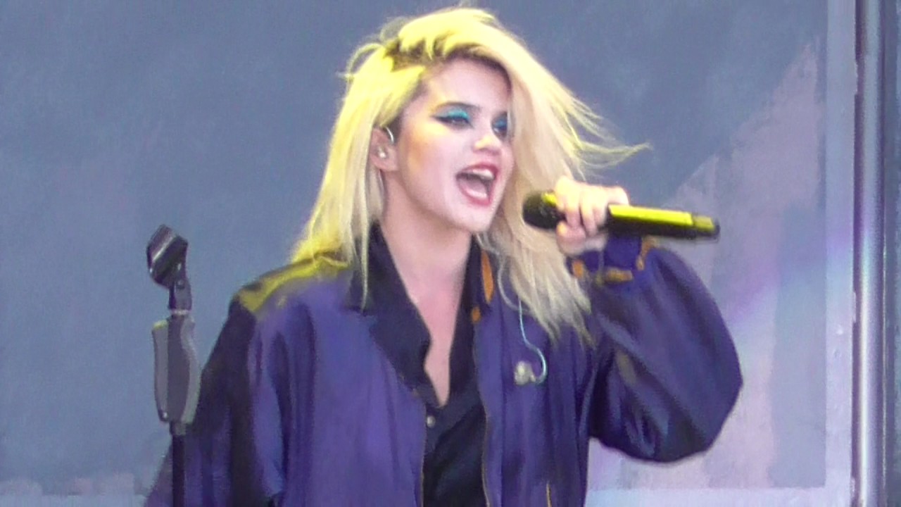 Sky Ferreira Guardian 2017