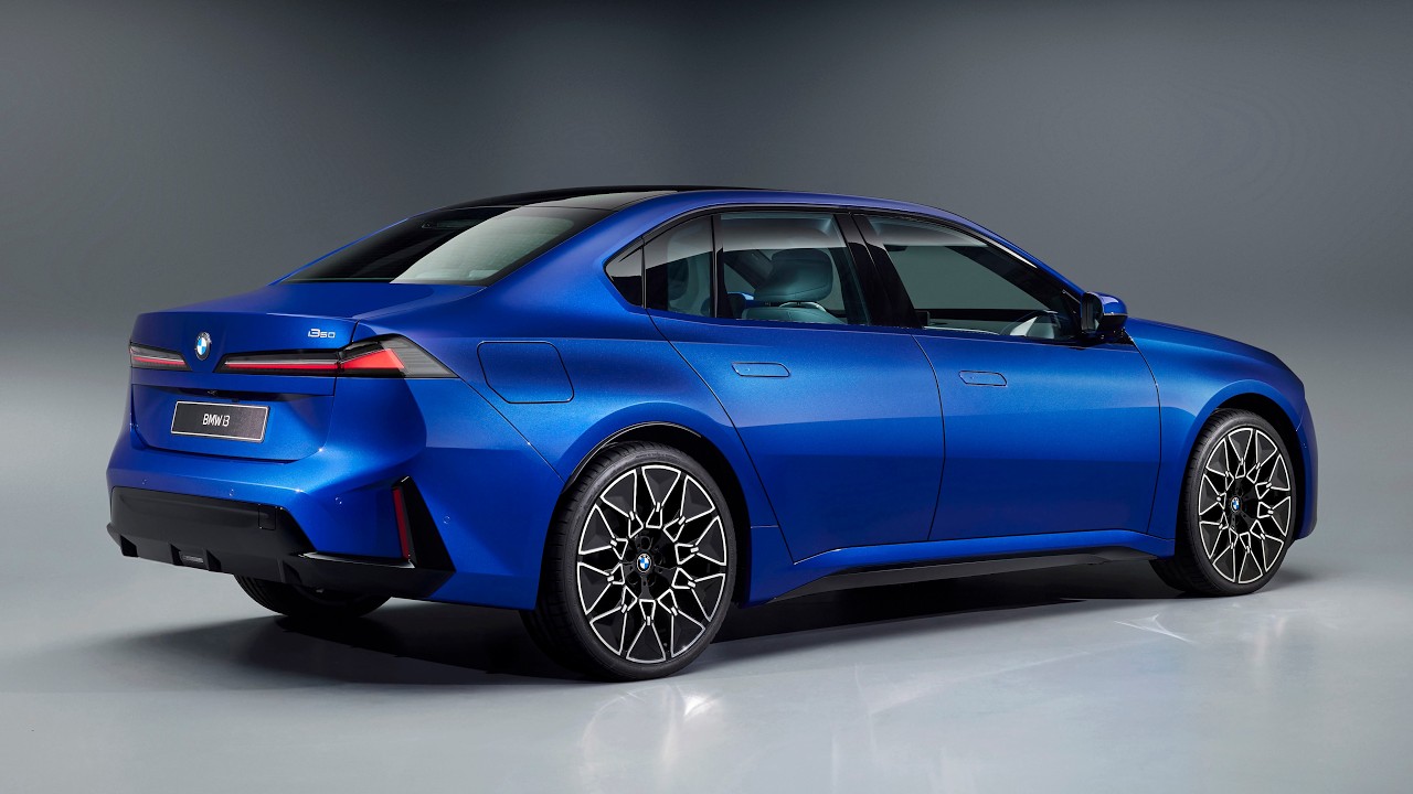 TESLA IS SWEATING! The 2027 BMW i3 Neue Klasse is a Quantum Leap