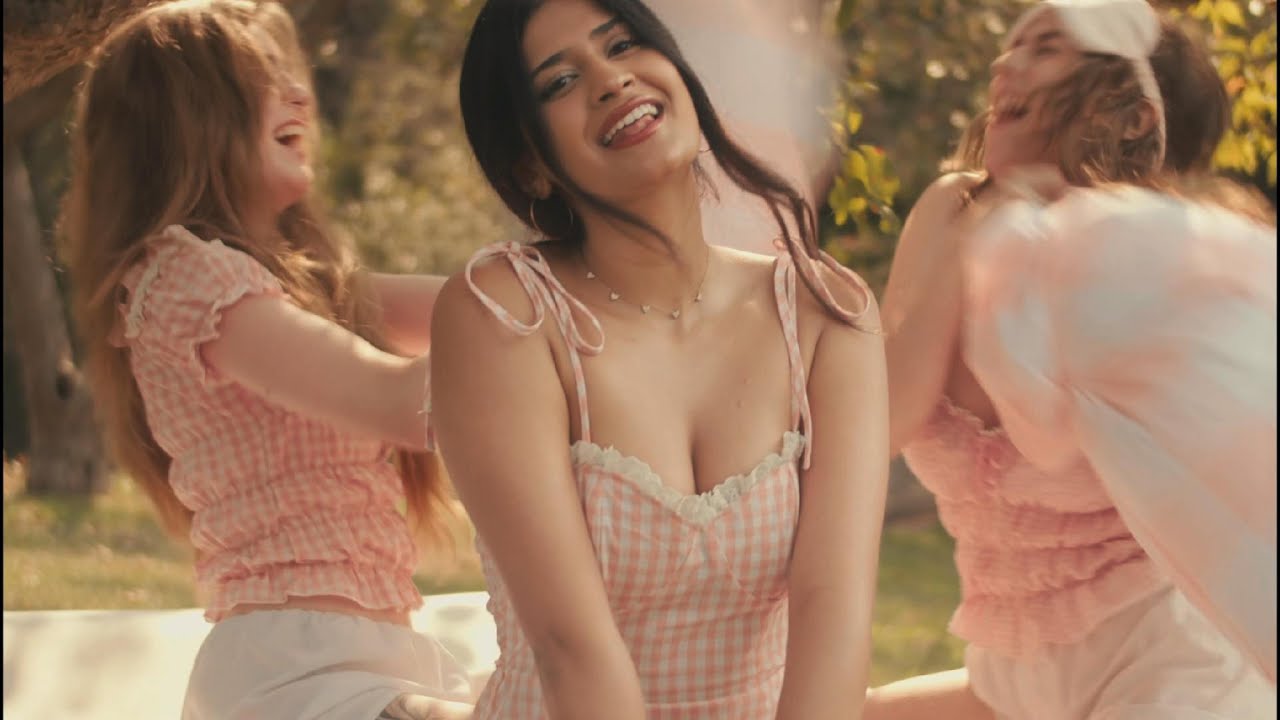 Rhea - Breakfast In Bed (Official Music Video)