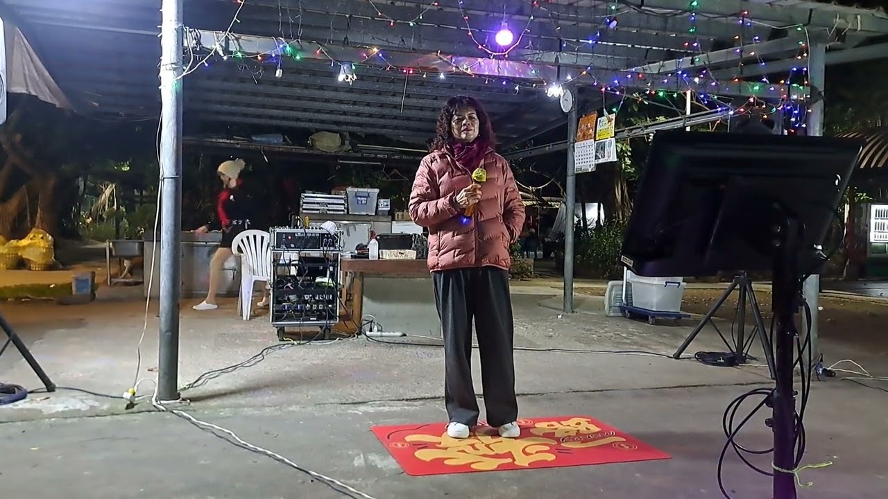 惠姐在大稻埕亮晴歌坊翻唱相思夜夜纏