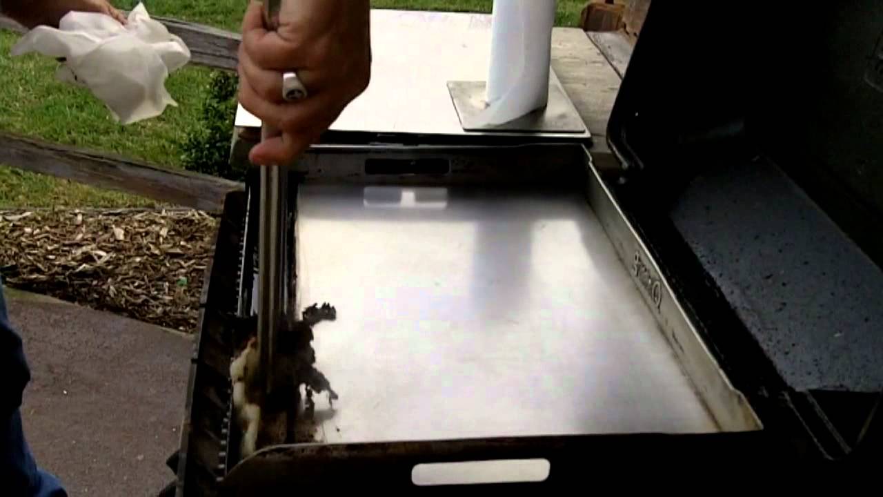 Griddle Cleaning Video from Little Griddle