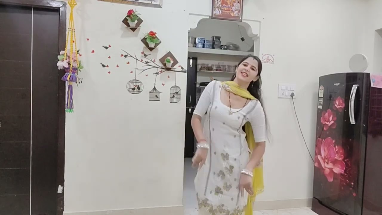 घंटया का घाघरा लयाई हे 💐 मिनटा का ल्याई कमीज 🌹💃@MoniHaryanviDance 