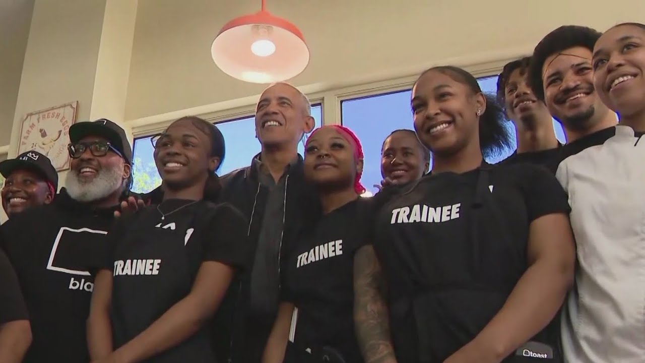 Obama stops by Peach's Restaurant in Chicago's Bronzeville neighborhood