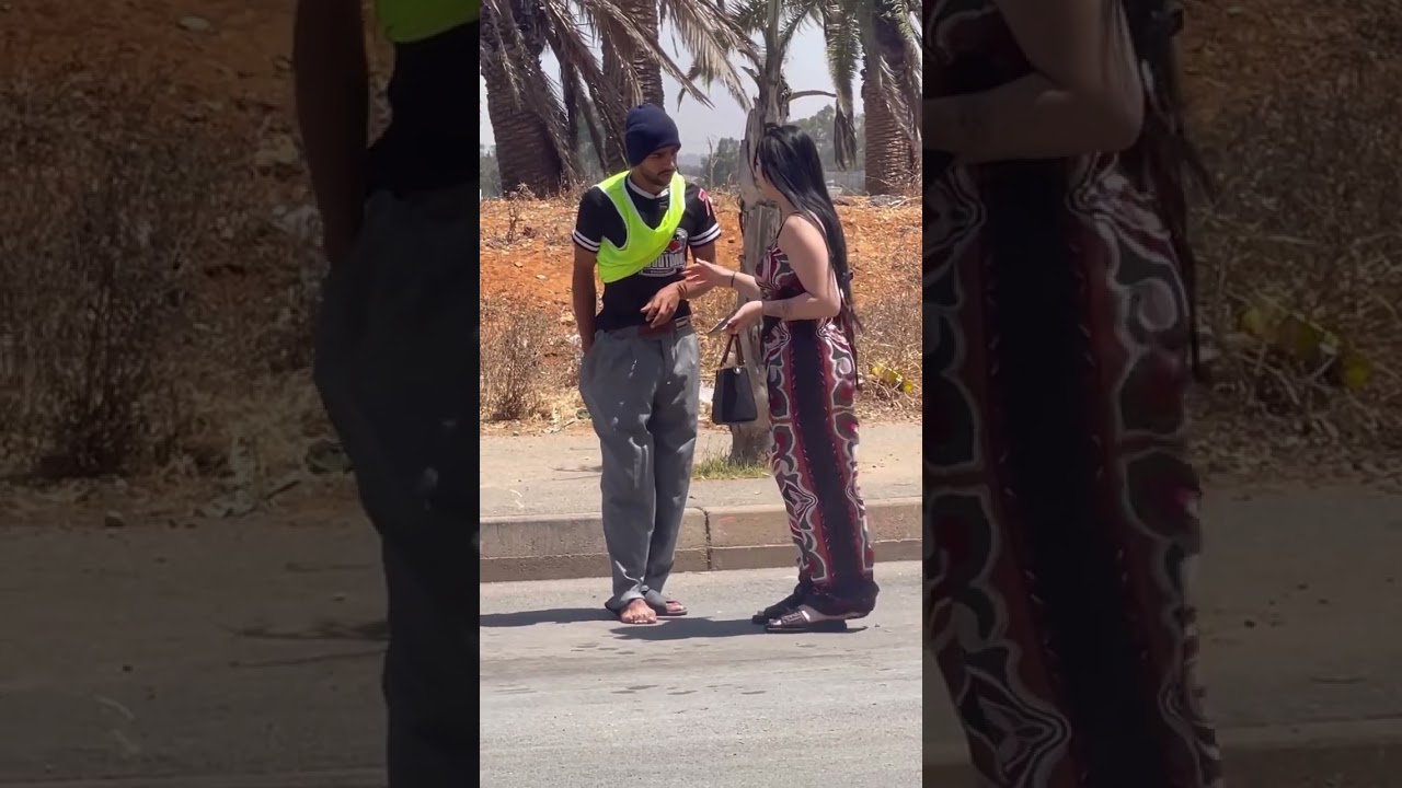 #مضحك حمق بغى يتزوج بها غير شافت الفلوس ولات بغاه بزز 😂