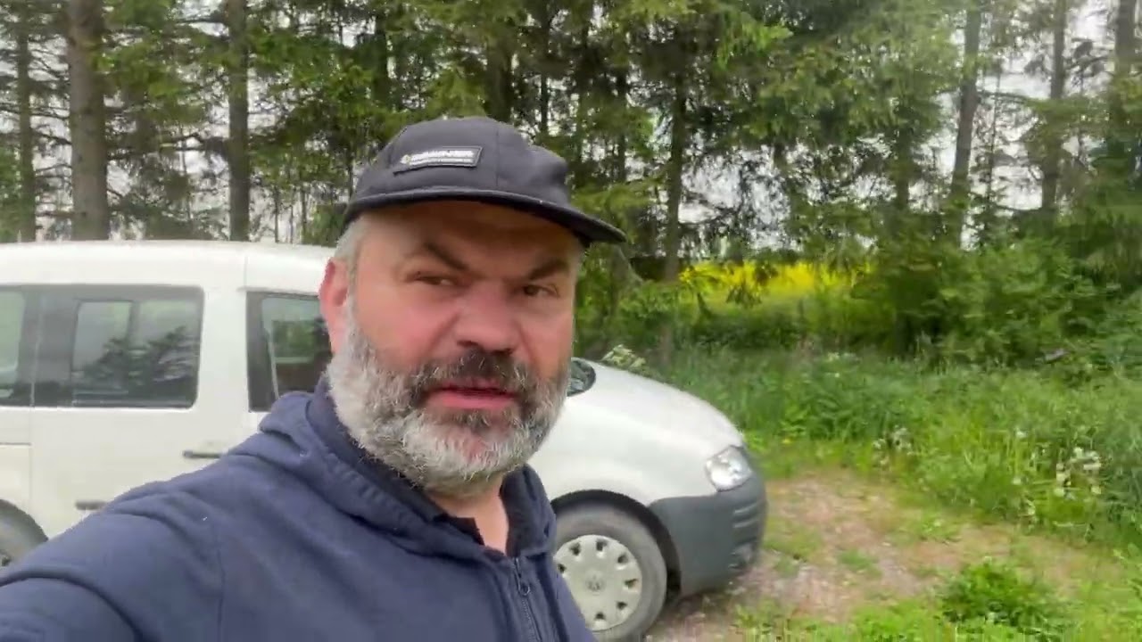 „Ražanų Ūkis“: konstruojam moliūgų sodinamają, dengiame stogą na ir tikriname česnakus.