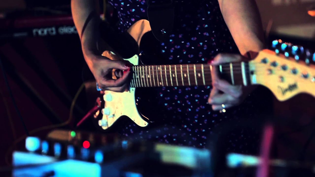 Clara Hill - Lost Winter - live with Band