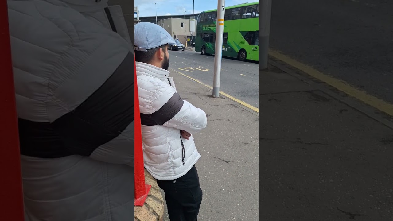 LB71 ECE Xplore Dundee Enviro 400ev