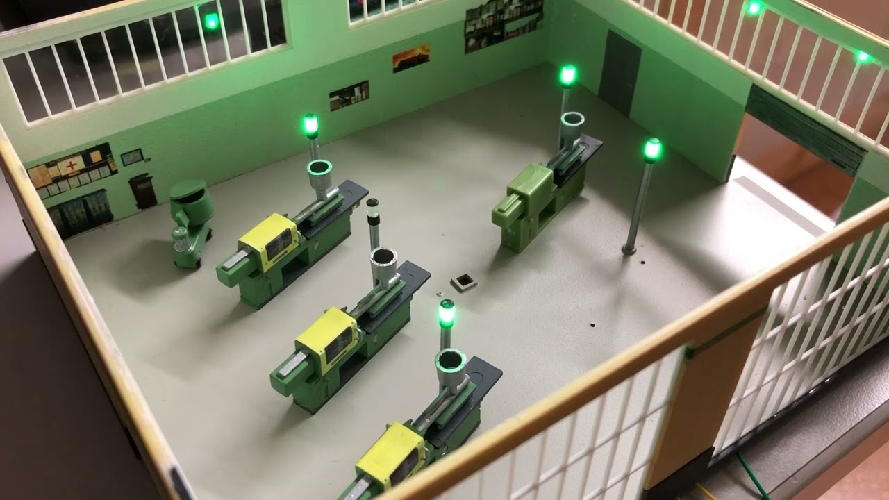Signals&auml;ule in H0 in Faller Kunststoffspritzerei mit 1,5 mm-Neopixel