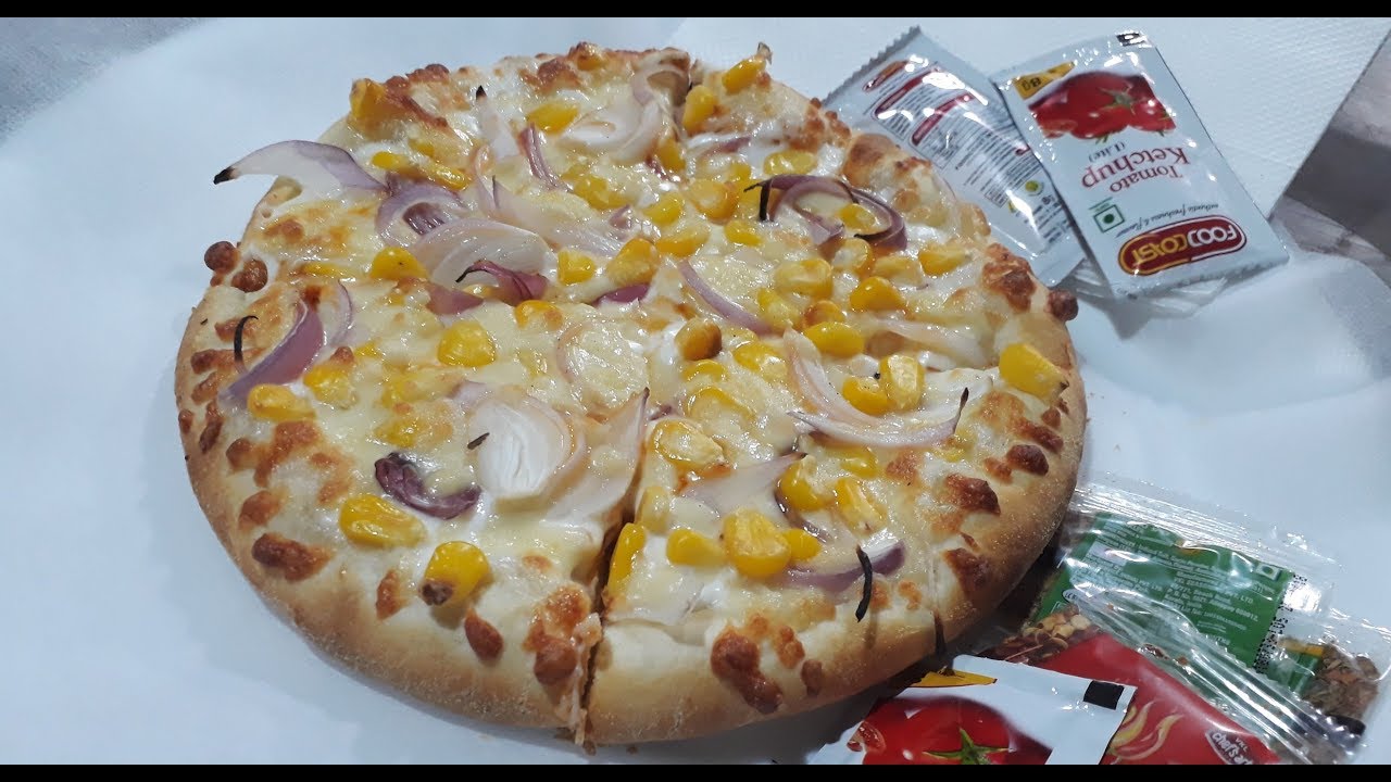 Yours Pizza - Mangal Bazar (Laxmi Nagar) |Better Than Dominoes? | Indian Street Food | FoodAniya