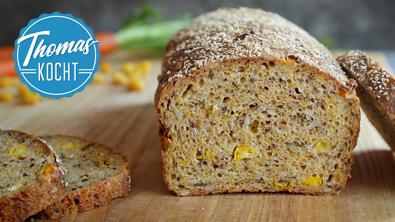Saftiges Dinkelbrot backen - mit Karotten und Mais