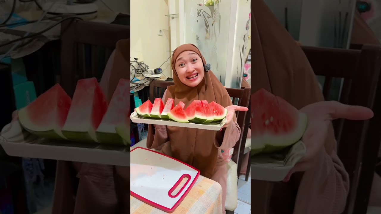 DRAMA KOMEDI NGAKAK KOCAK @Sitihodijah TV | BAGI BAGI SEMANGKA - SEMUA DIKASIH SEMANGKA