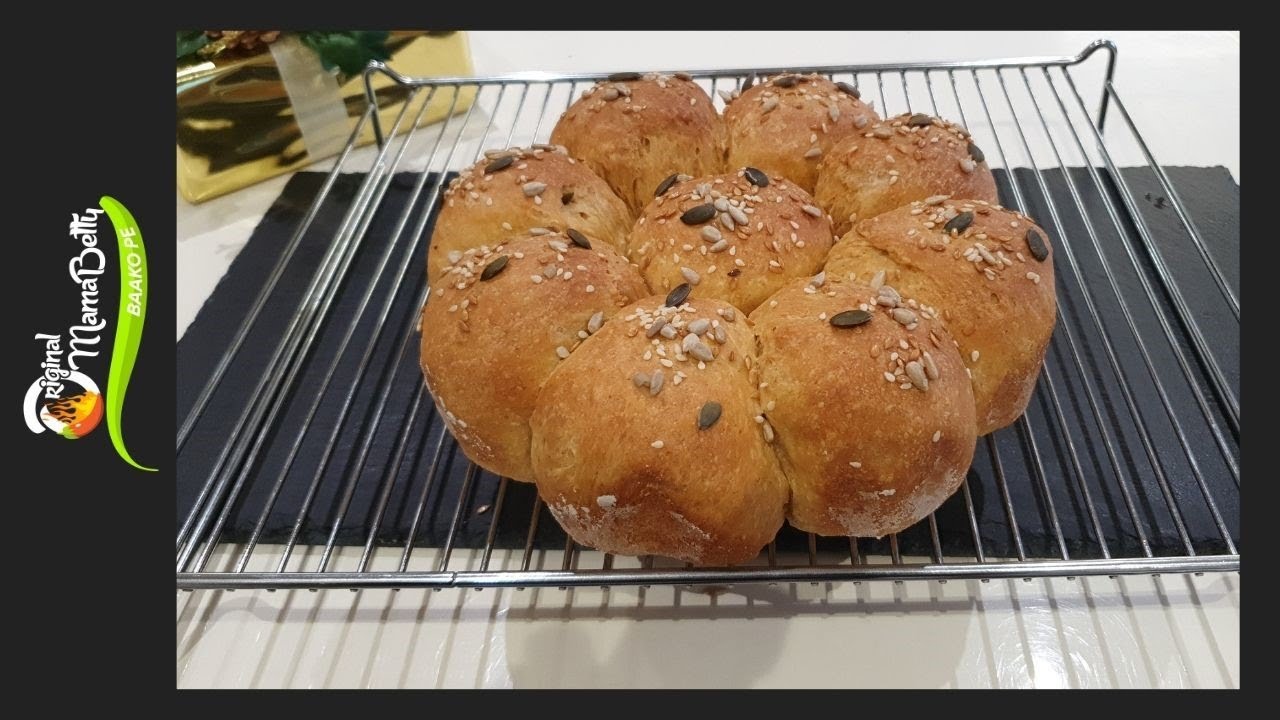 EP 15: SPICY FESTIVE DINNER ROLLS - VLOGMAS 2020