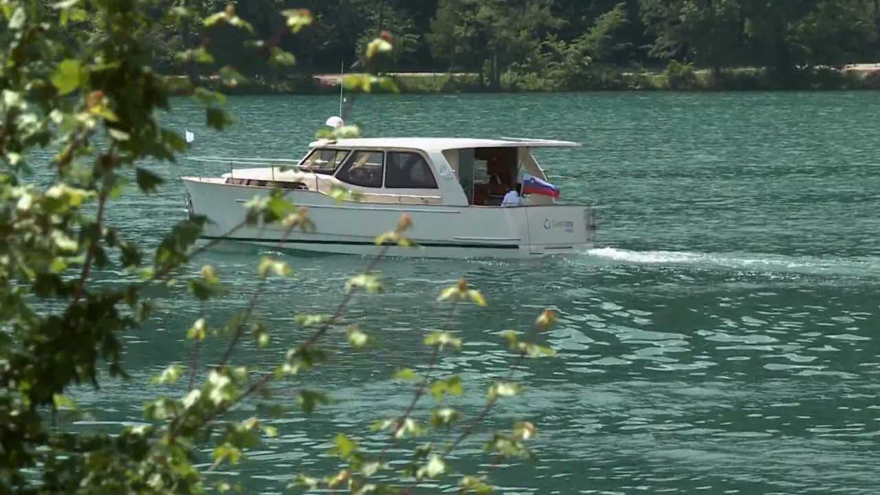 Greenline 33 on lake Bled