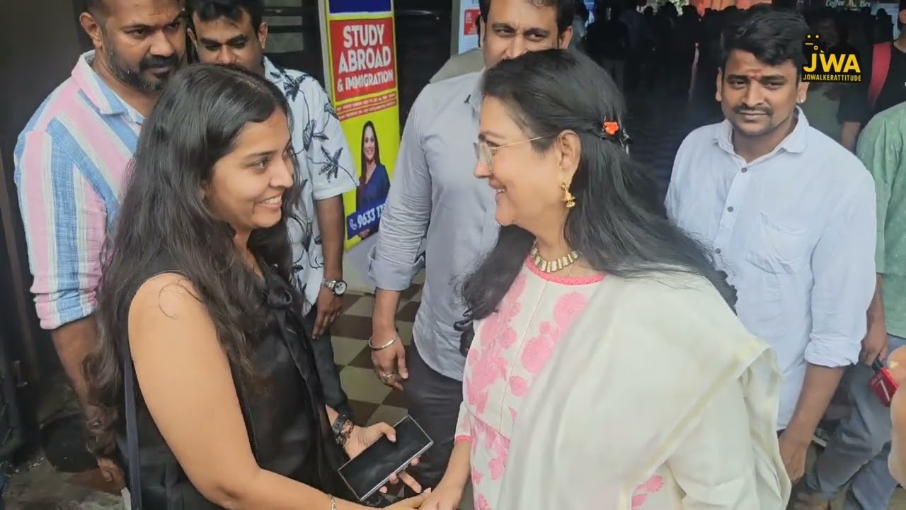 ഉർവശി തീയേറ്റർ വന്നപ്പോൾ  നിനക്ക് വേറെ പണിയില്ലേ 