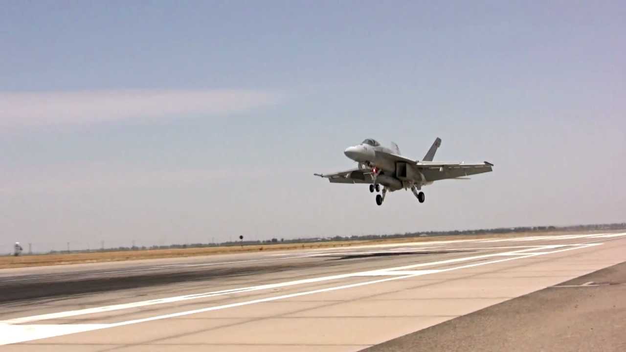 F/A-18 Super Hornet Landing Practice @ NAS Lemoore