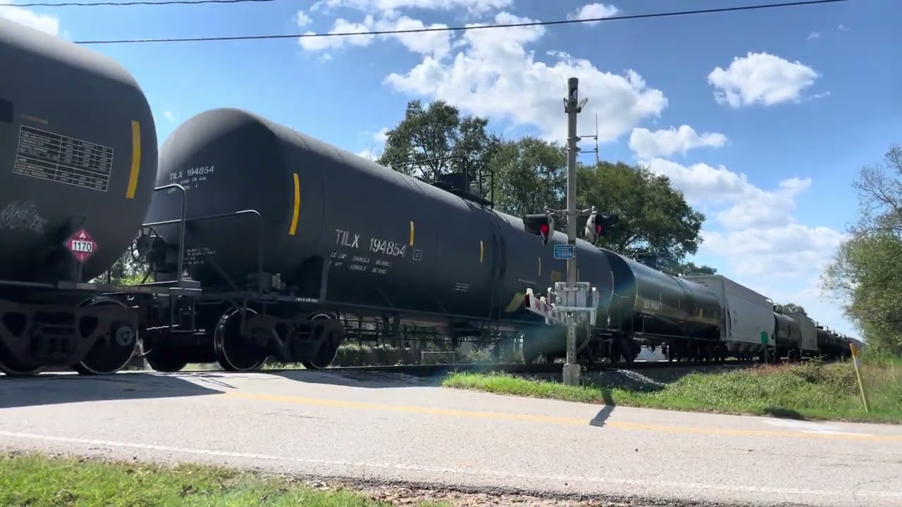 UP 6264 At Elm St Thru Old Town Spring TX (Filmed: 9/24/23)