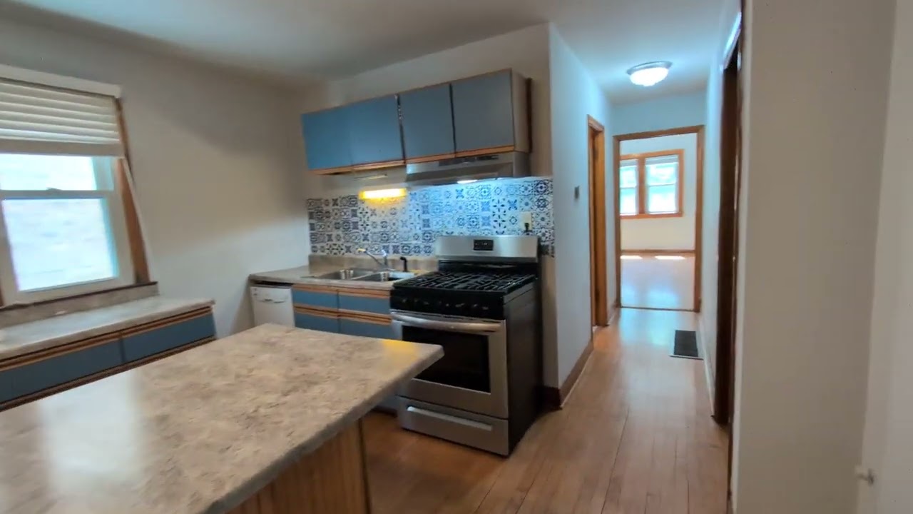 1520 W Melrose #1F