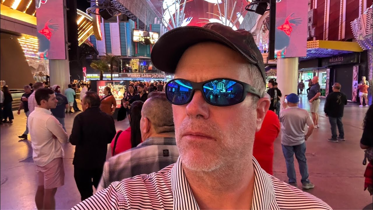 IRL Sunday Night Fremont Street - Live Music - Las Vegas