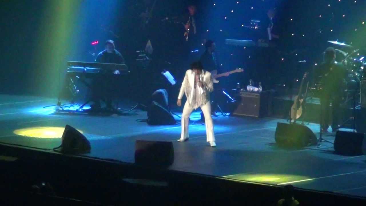 Elvis Presley - Hurt , Shawn Klush HD en Movistar Arena Santiago (31/08/2012)