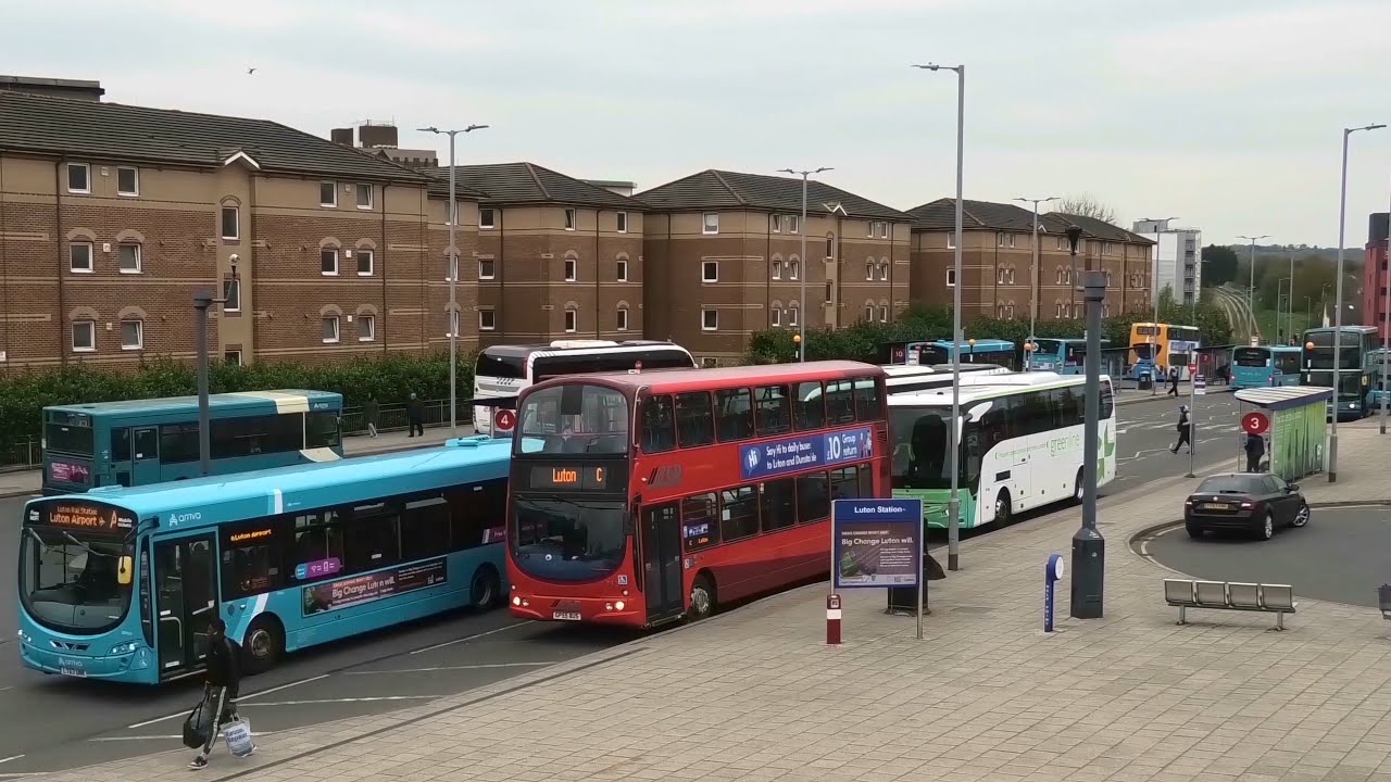 Buses at Luton interchange (Time-Lapse)