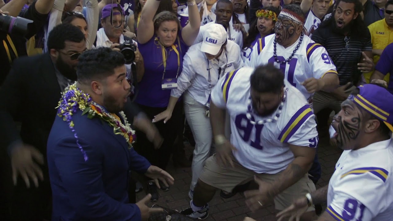 LSU's Breiden Fehoko, Rashard Lawrence perform haka before Alabama game